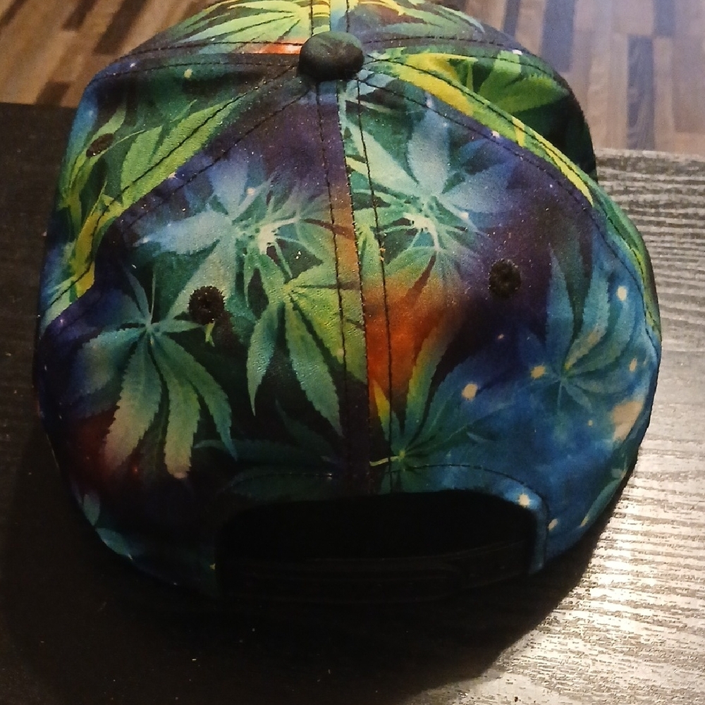 KBETHOS Colorful Leaf Design Cap - Picture 4 of 4